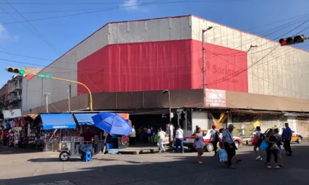 Con mariachis y pastel, así fue el cierre de Soriana en la zona de mercados de Veracruz