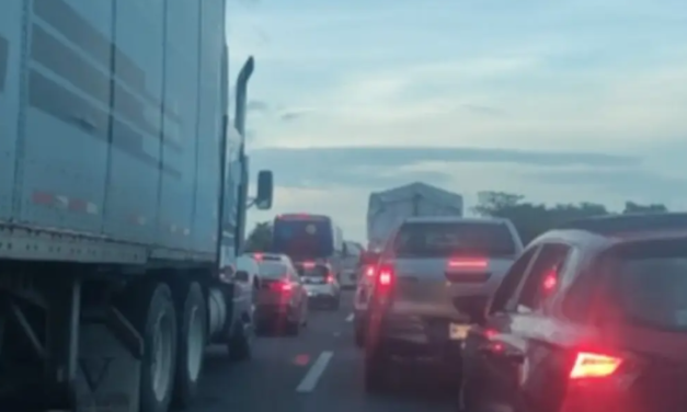 Se registra caos vial en autopista Córdoba-Veracruz; esta es la causa