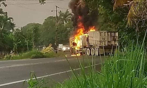 MAÑANA TENSA Y VIOLENTA: BALACERAS Y QUEMAS DE AUTOS CERCA DE CÁRDENAS