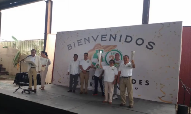 Celebran 50 años de existencia de la ESTI 26 en Veracruz