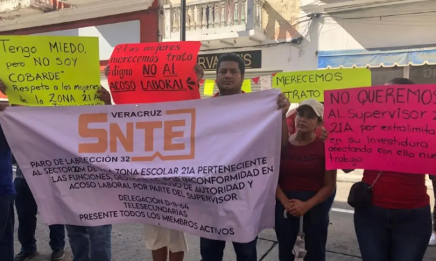 📕PROTESTA DE PROFESORES DE TELESECUNDARIA POR CALLES DE LA CIUDAD DE VERACRUZ