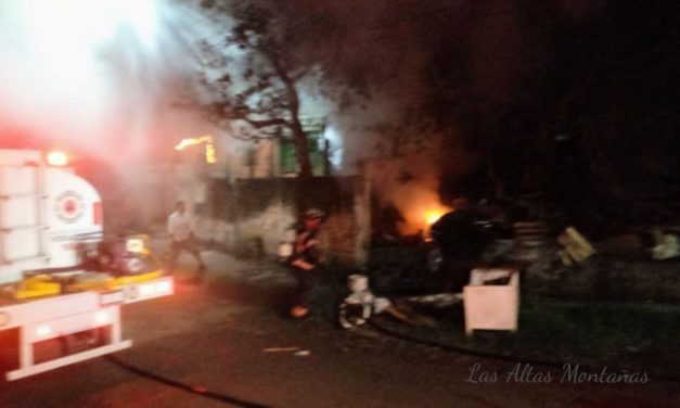 COHETES PROVOCAN INCENDIO EN CASA-HABITACION DE IXHUATLANCILLO