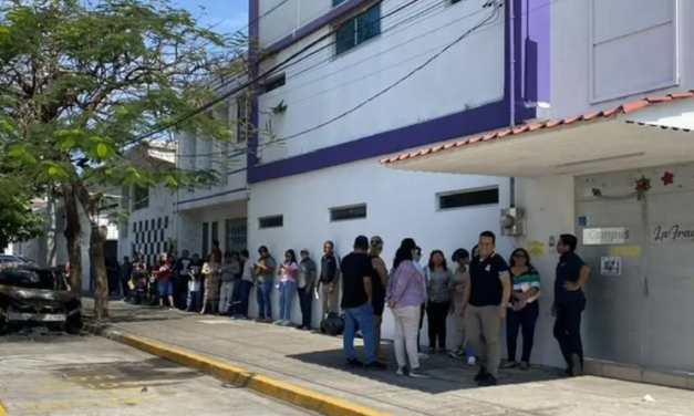 Larga fila en módulo de licencias de Veracruz, esta es la razón