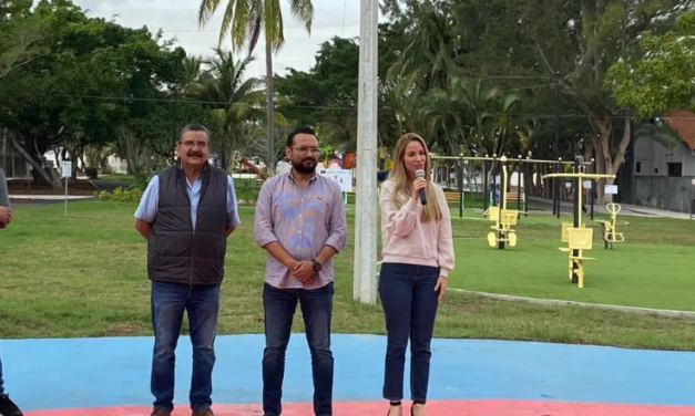 Rehabilitan parque del fraccionamiento Floresta, en Veracruz