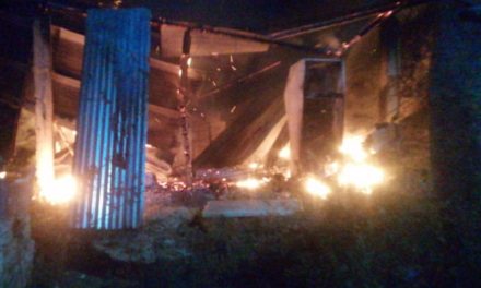 INCENDIO CONSUME VIVIENDA EN PAPANTLA (VER VIDEO)