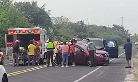 VARIOS LESIONADOS EN ACCIDENTE EN TECOLUTLA