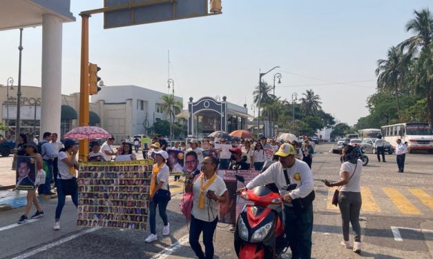 MARCHA DE COLECTIVOS CON MOTIVO DEL DIA DE  LAS MADRES (VIDEO)