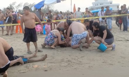 FAMILIA SE AHOGA EN PLAYAS DE TUXPAN