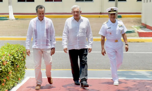 AMLO estuvo en el puerto de Veracruz ¿A qué vino?