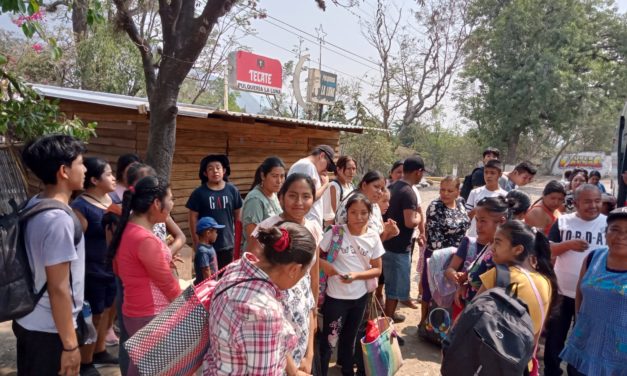 NIÑOS DEL MUNICIPIO DE ACULTZINGO CON DISCAPACIDAD VISITAN EL AQUARIUM DE VERACRUZ