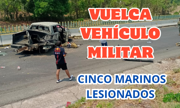 VUELCA VEHÍCULO MILITAR EN ACAYUCAN, HAY CINCO LESIONADOS