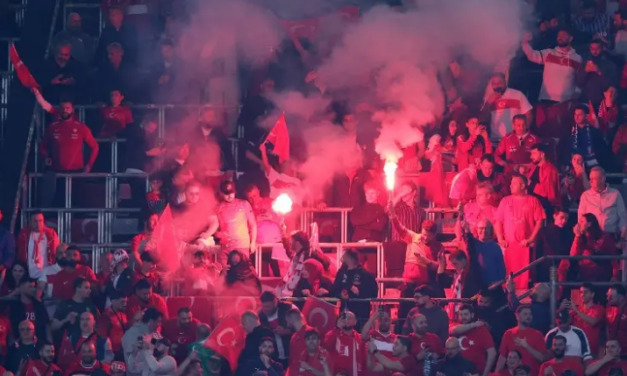 Se armó la bronca entre fans de Turquía y Georgia en pleno juego de la Eurocopa