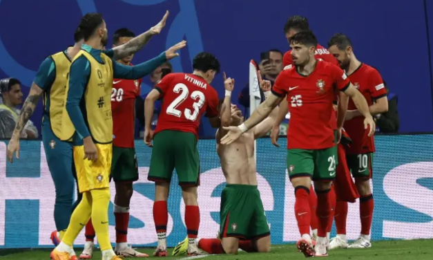 Portugal gana con gol en el último minuto