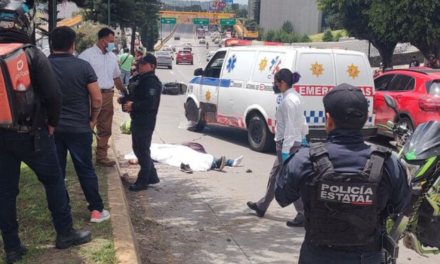 SIN VIDA POLICIA AL DERRAPAR SU MOTO EN XALAPA