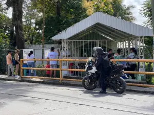 FUERZAS DE SEGURIDAD RESGUARDAN Y VIGILAN ACCESOS A CENTROS EDUCATIVOS