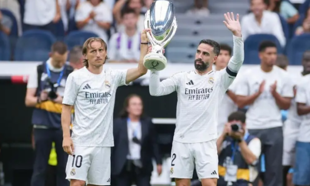 Real Madrid celebra la Supercopa de Europa frente a su gente