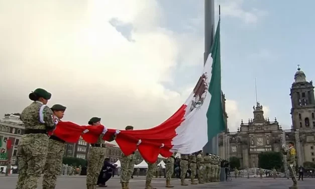 IZAMIENTO A MEDIA ASTA EN MEMORIA DE LAS VICTIMAS DE LOS SISMO DE 1985 Y 2017