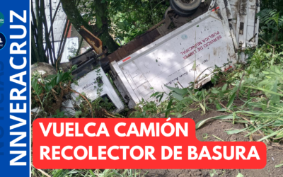 CAMIÓN RECOLECTOR DE BASURA SE FUE AL BARRANCO EN ATOYAC