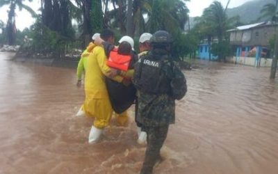 👉SEMAR EVACÚA A MÁS DE MIL 300 PERSONAS EN ACAPULCO