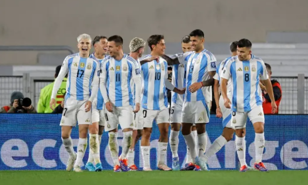 Argentina aplasta a Chile para seguir líderes de las eliminatorias mundialistas