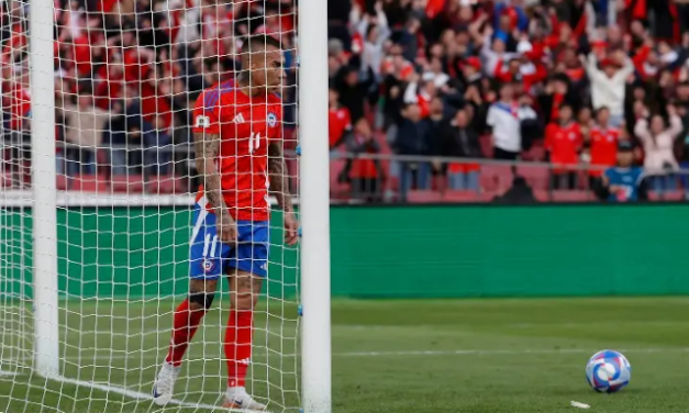 ¡Como a los Tiburones Rojos! Edu Vargas anota gol y no respeta Fair Play