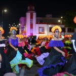 ALREDEDOR  DE 800 CATRINAS Y CATRINES PARTICIPARON EN CARNAVAL DE CATRINAS 2024