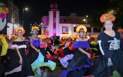 ALREDEDOR  DE 800 CATRINAS Y CATRINES PARTICIPARON EN CARNAVAL DE CATRINAS 2024