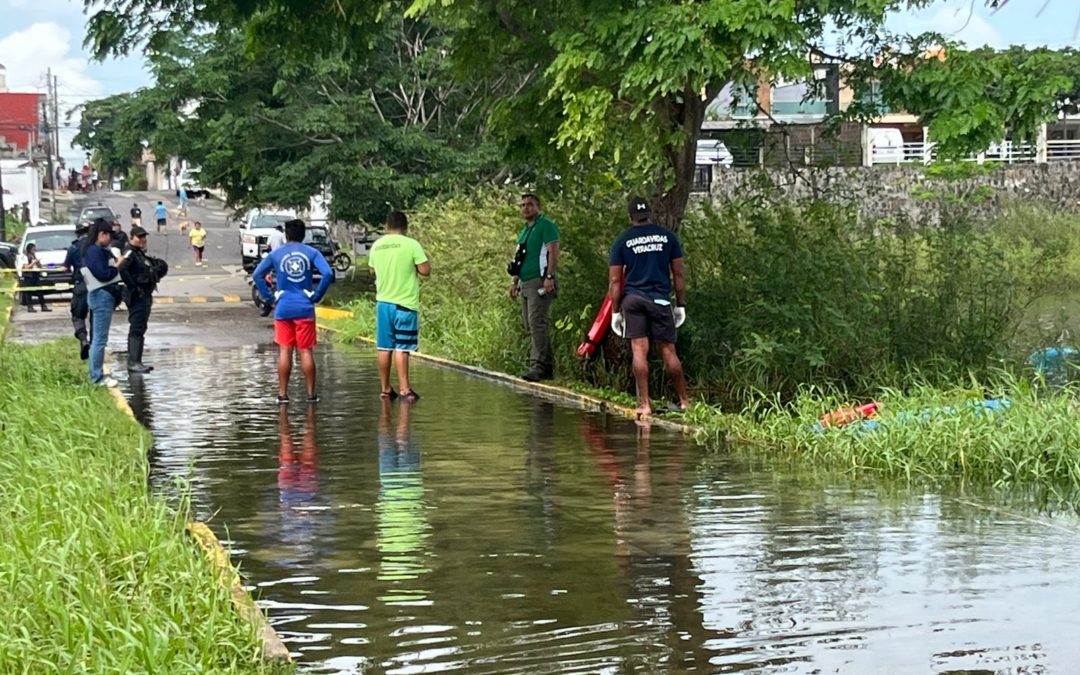 CUERPO SIN VIDA FLOTA EN  LAGUNA «LA ILUSIÓN» DE VERACRUZ PUERTO