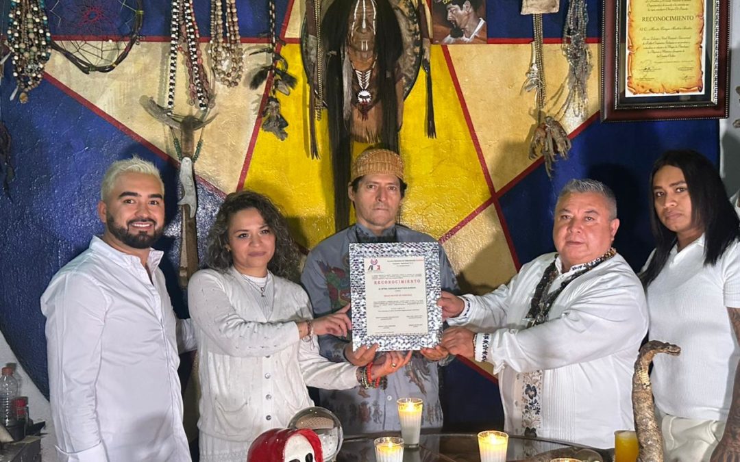 ALIANZA NACIONAL DE PUEBLOS INDÍGENAS ENTREGA RECONOCIMIENTO A BRUJO MAYOR EN CATEMACO