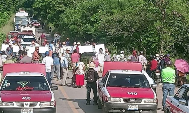 👉BLOQUEAN CARRETERA EN TANTOYUCA POR FALTA DE AGUA POTABLE