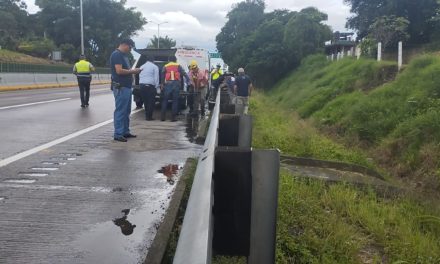 UN MOTOCICLISTA PIERDE LA VIDA Y OTRO MÁS RESULTA LESIONADO EN LA AUTOPISTA ORIZABA-CÓRDOBA