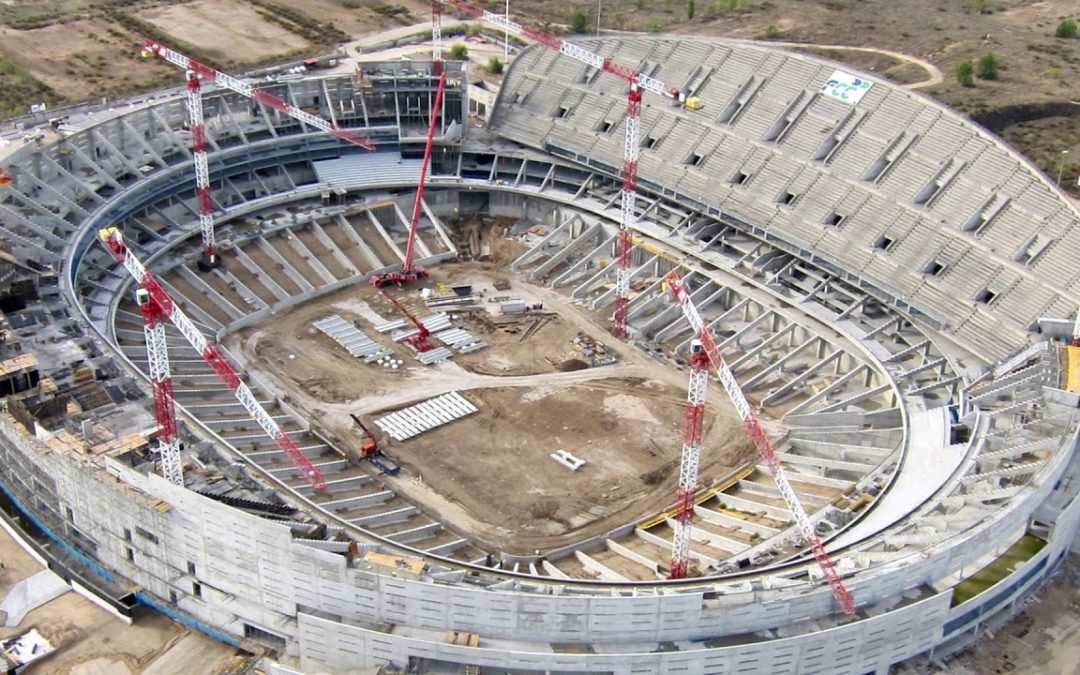 **Enfrentamientos entre Obreros Durante la Remodelación del Estadio**