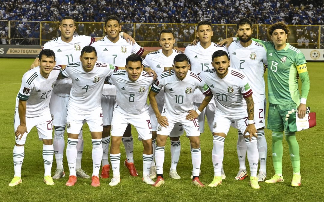 **La Selección Mexicana Enfrenta un Desafío Contra el Valencia en Amistoso Internacional**