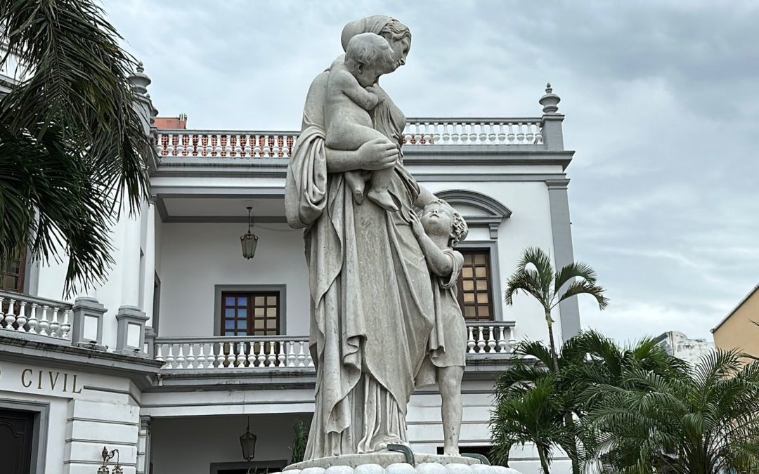 VANDALIZAN ESTATUA DE MÁRMOL DE 1860 EN VERACRUZ PUERTO