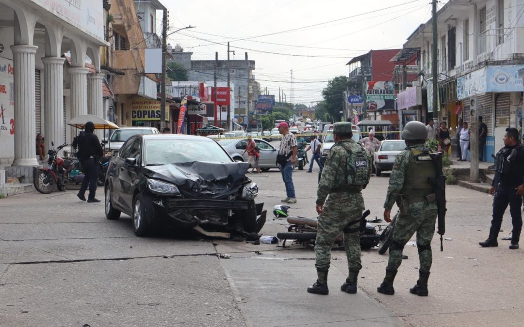 🚓VÍCTIMA DE ROBOS, PERSIGUE Y ATROPELLA A SUS AGRESORES