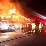 👉🔥🚚INCENDIO DE TRAILER EN LA AUTOPISTA LA TINAJA-COSALOACAQUE