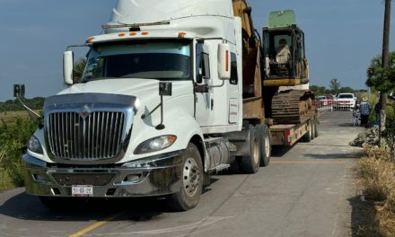 LLEGA A TLALIXCOYAN MAQUINARIA DE SICT PARA REPARAR PUENTE POZUELOS