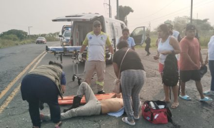 MOTOCICLISTA IMPACTADO POR CAMIONETA