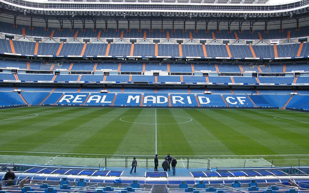 **Subastan entradas y puertas históricas del Santiago Bernabéu**