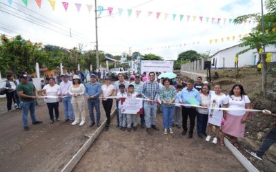 MEJORANDO LA CALIDAD DE VIDA EN LOS MERIDA, ALCALDESA DE SAN ANDRES TUXTLA INAUGURA PAVIMENTACIÓN Y AMPLIACIÓN DE LA RED ELÉCTRICA