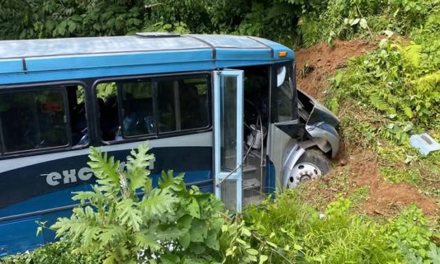 SE RECUPERAN LESIONADOS DEL ACCIDENTE DE AUTOBUS DE LA LÍNEA EXCELSIOR