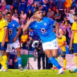 Cruz Azul y América se enfrentan en un clásico lleno de expectativas