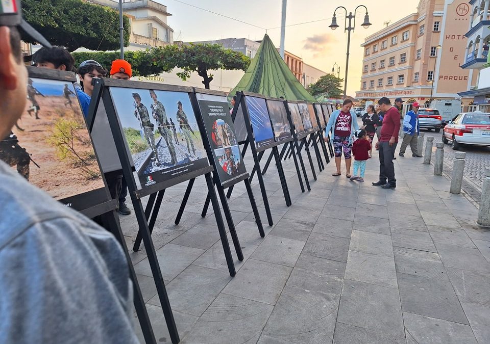 Defensa exhibe en San Andrés Tuxtla la muestra fotográfica «La Gran Fuerza de México, Siempre por ti, siempre por México».