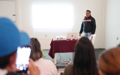 Como parte de las acciones de concientización y sensibilización para el cuidado y protección animal que promueve y respalda la alcaldesa María Elena Solana Calzada, la tarde de este jueves se impartió en la Sala de Usos Múltiples del Centro Cultural y Museo de San Andrés Tuxtla (CECUMSAT), el taller denominado “Cuidado y manejo de los canes», mismo que fue coordinando por la Directora Municipal de Ecología Medio Ambiente y Protección Animal, la licenciada Laura Irene Sedas Larios, de manera conjunta con el DIF Municipal y la Dirección de Educación.