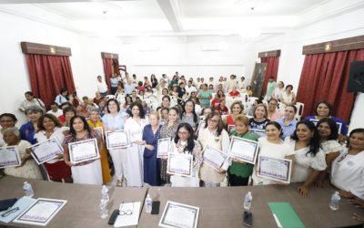 Autoridades Municipales acompañan a “Ellas Pueden Hacerlo A.C.” para entregar reconocimientos a mujeres destacadas de Los Tuxtlas.